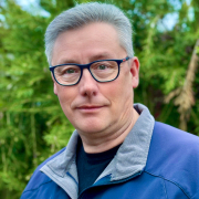 Headshot_NeilHargreaves Final